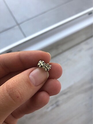 Pandora papatya charm