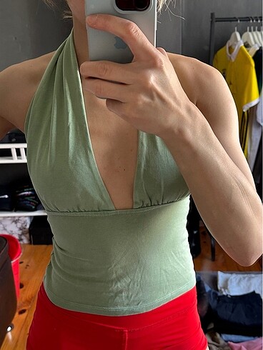 Zara Pantone