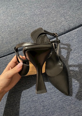 Diğer Klasik Siyah Tokalı İnce Topuklu Stiletto