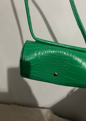 Yeşil Parlak Yılan Derisi Desenli Kadın Çanta - Görsel 2