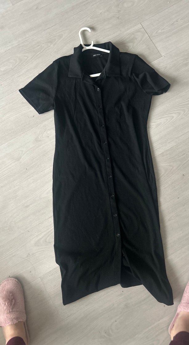 Düğmeli Siyah Midi Ofis Elbisesi - Görsel 2