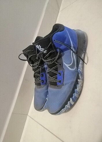 Orijinal Nike Kyrie Flytrap 4
