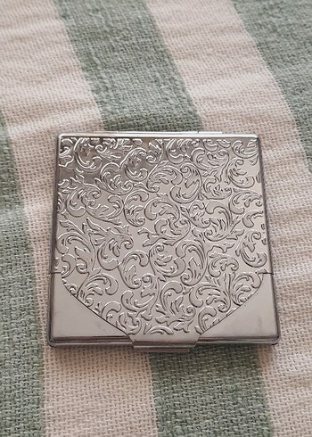 Diğer Vintage Gumus Metal Zarif Kompakt Sigaralik
