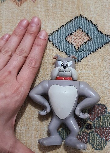  Tom ve Jerry figürü