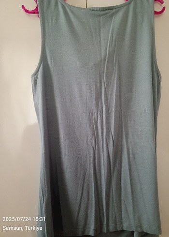 Degaje Yaka Dökümlü Kolsuz - Görsel 6