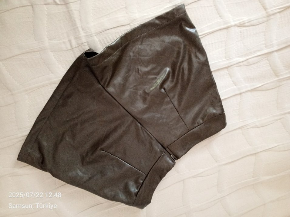 Kahverengi Deri Mini Şort - Görsel 3