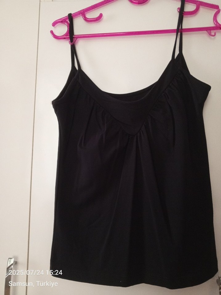 Siyah V Yaka Kadın Askılı Bluz - Görsel 2