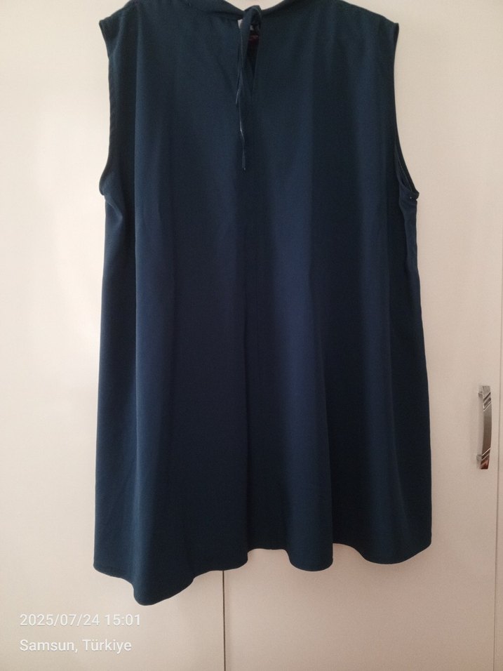 Lacivert Yüksek Yakalı Kolsuz Tunik - Görsel 3