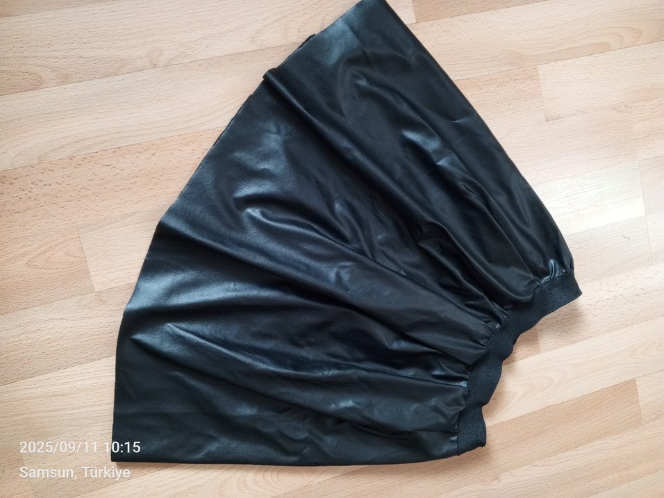 Siyah Deri Mini Etek - Görsel 2