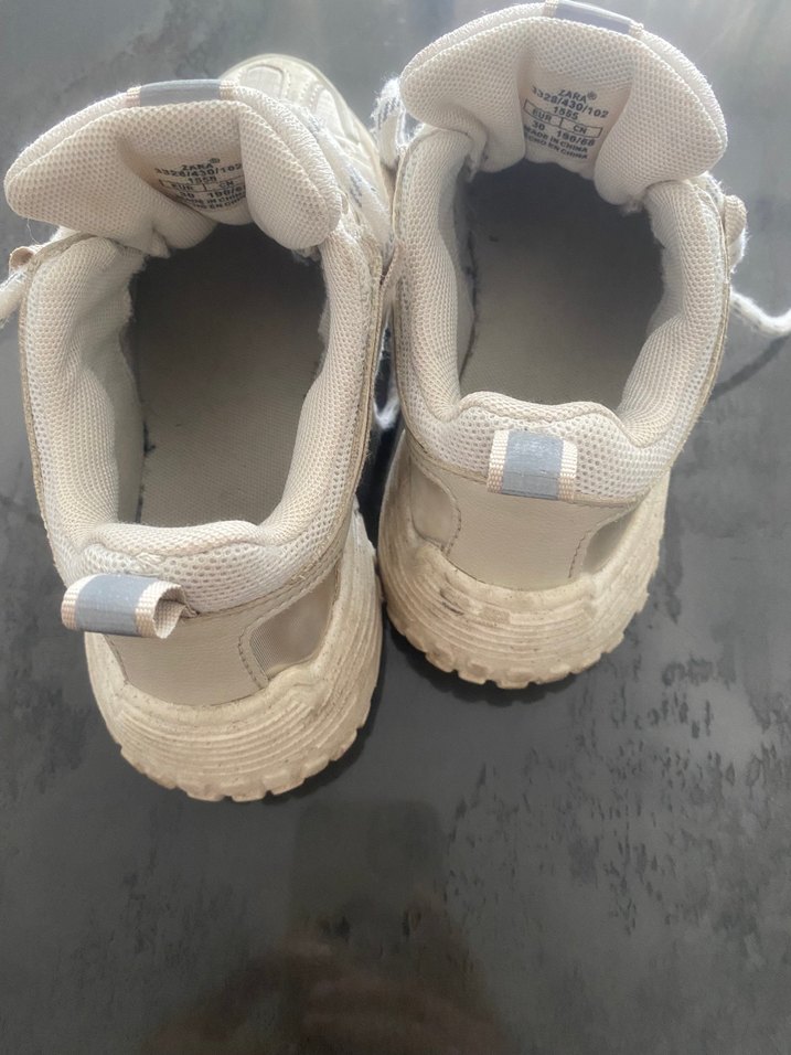 Gri Detaylı Beyaz Bağcıklı Sneakers - Görsel 3