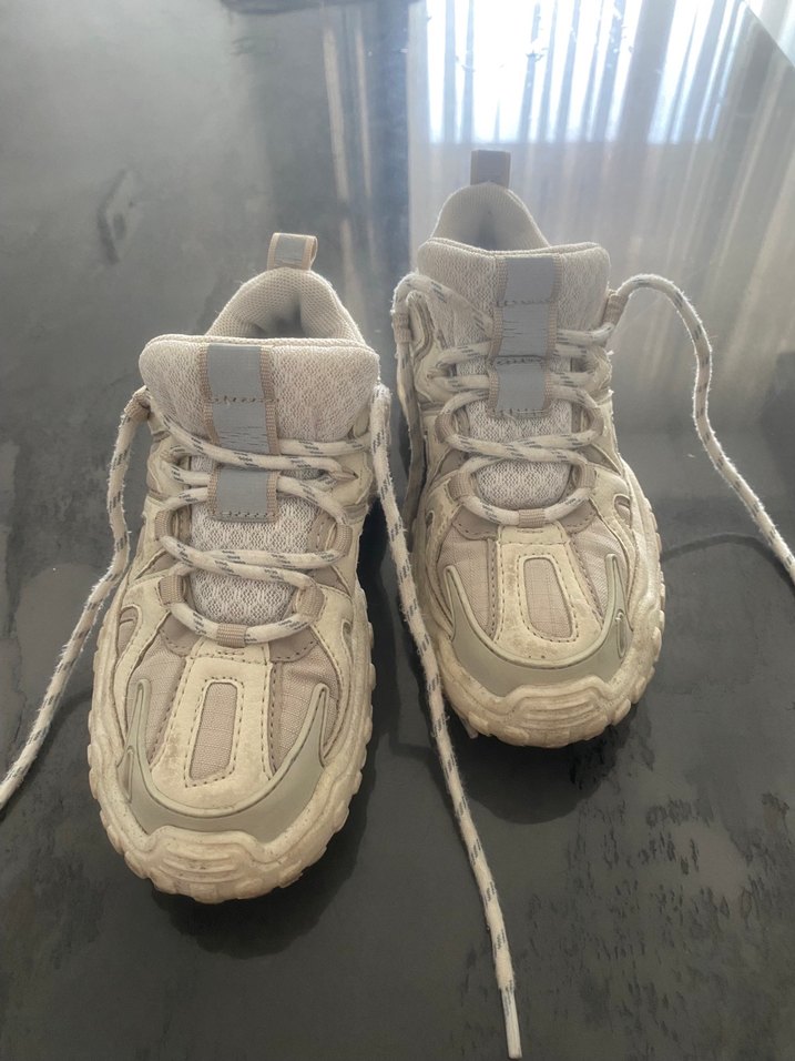 Gri Detaylı Beyaz Bağcıklı Sneakers - Görsel 4