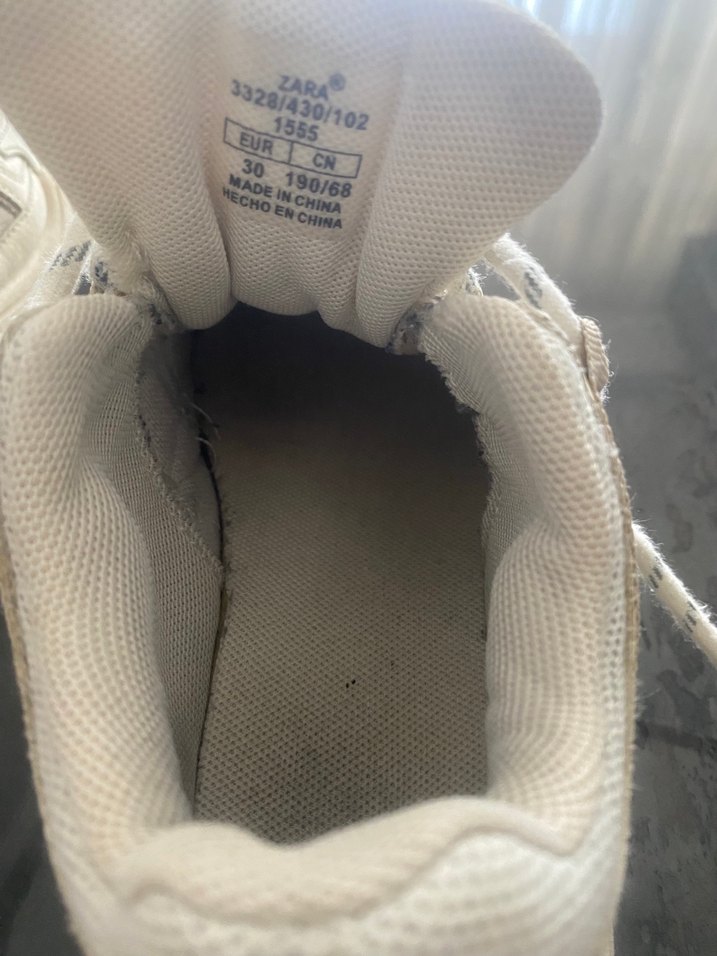 Gri Detaylı Beyaz Bağcıklı Sneakers - Görsel 2