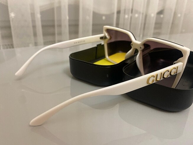  Beden Gucci güneş gözlük