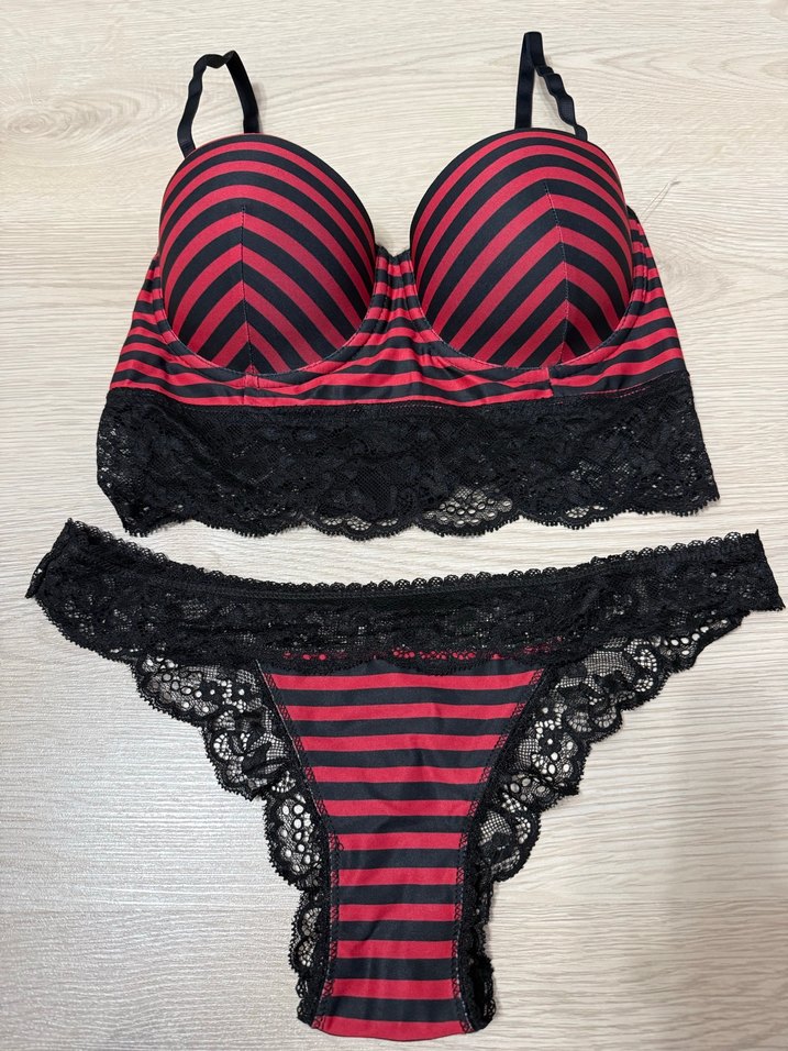 Kırmızı Siyah Sütyen Takımı 85B - Görsel 2
