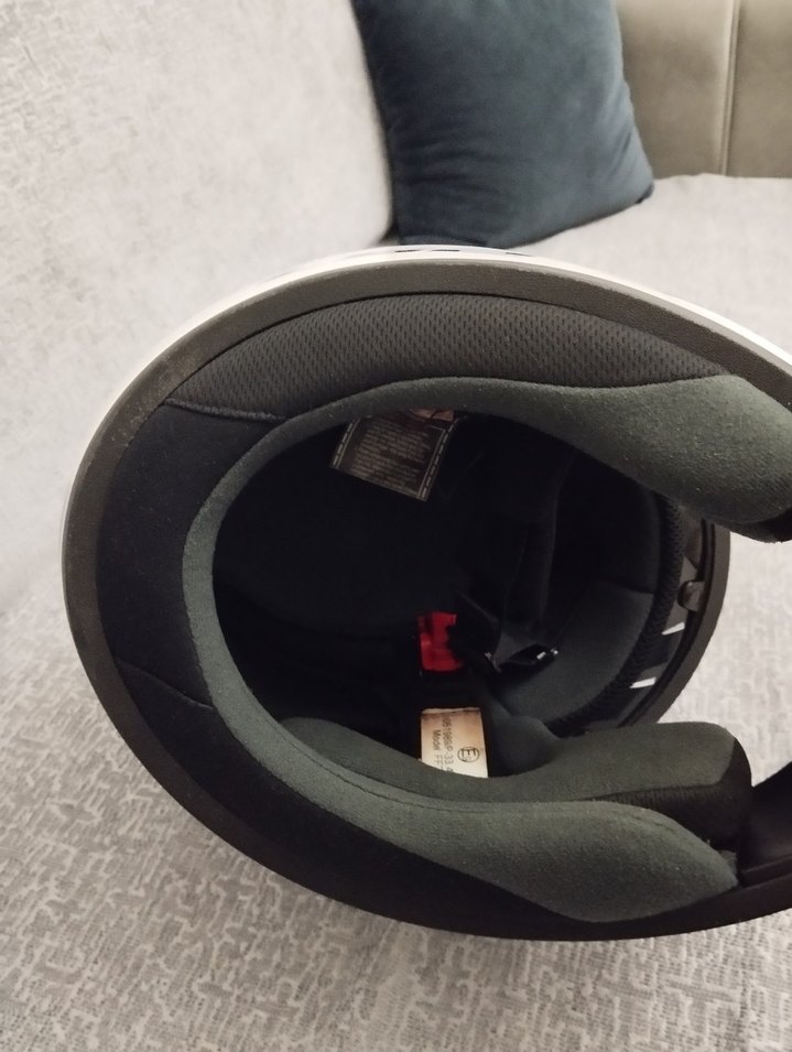 Beyaz LS2 Rookie Motosiklet Kaskı - Görsel 5