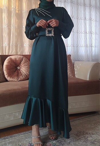 Kadın saten abiye