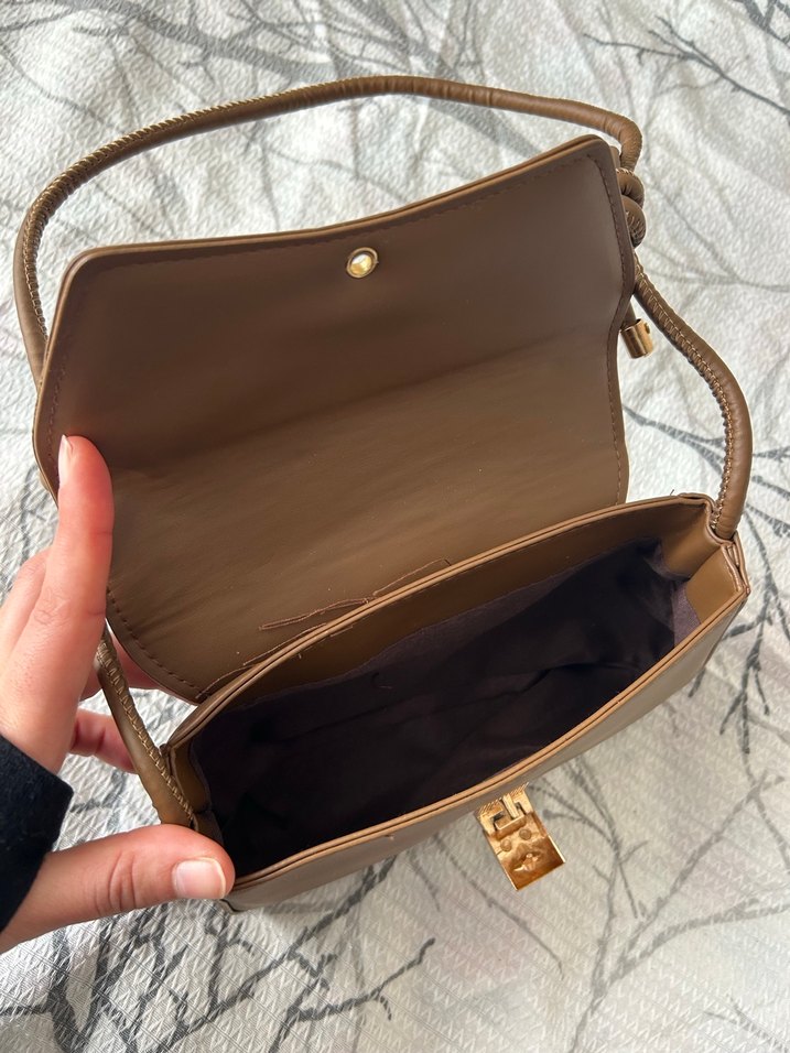 Kahverengi Deri Tokalı Kadın Çanta - Görsel 4