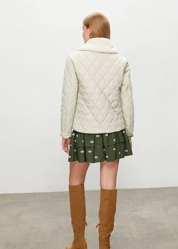 Mudo Pekuş Yakalı Krem Mont - Görsel 3