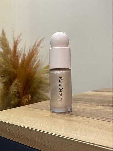Rare Beauty Likit Highlighter