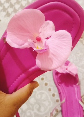 Zara Pembe Bohem Çiçekli Kadın Sandalet
