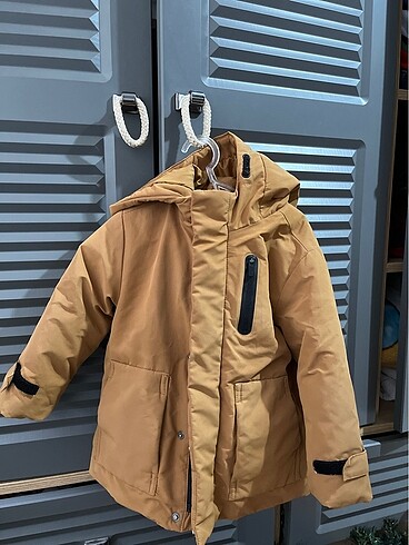 Zara mont