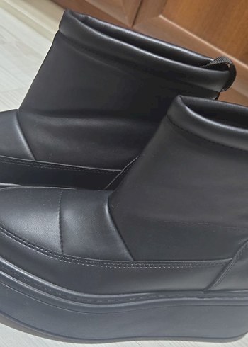 Siyah Dolgu Topuk Bot - Görsel 2