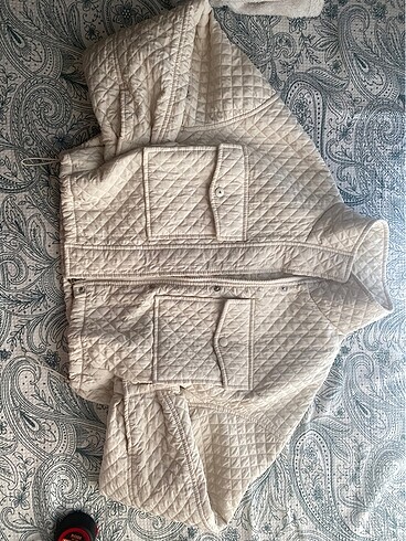 bershka kapitone crop ceket