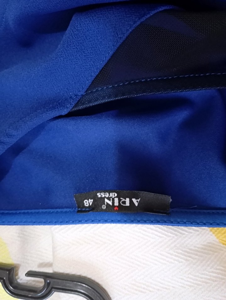 Mavi Zincir Detaylı V Yaka Midi Elbise - Görsel 2