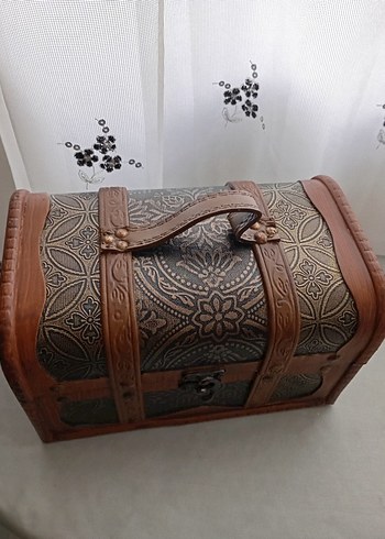 Kahverengi Kemerli Yılan Desenli makyaj kutusu - Görsel 2