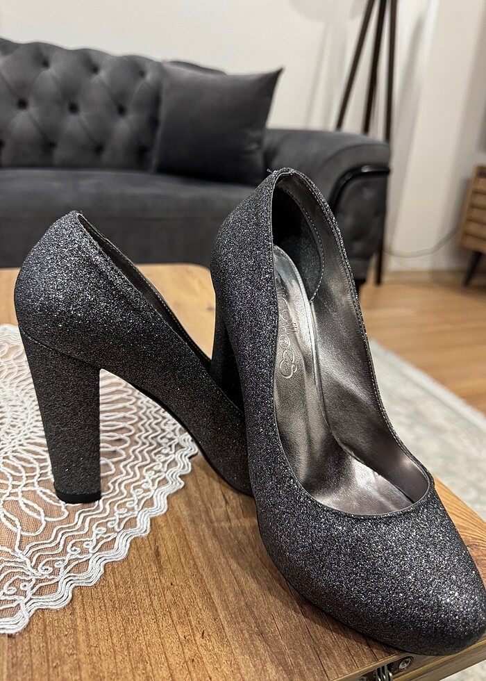 Topuklu ayakkabı - Görsel 2