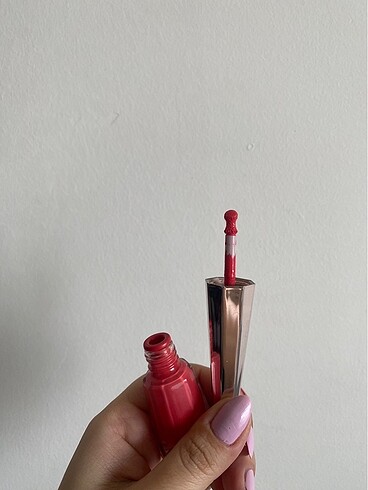 Fenty Beauty Fenty Stunna Lip Paint Unattached