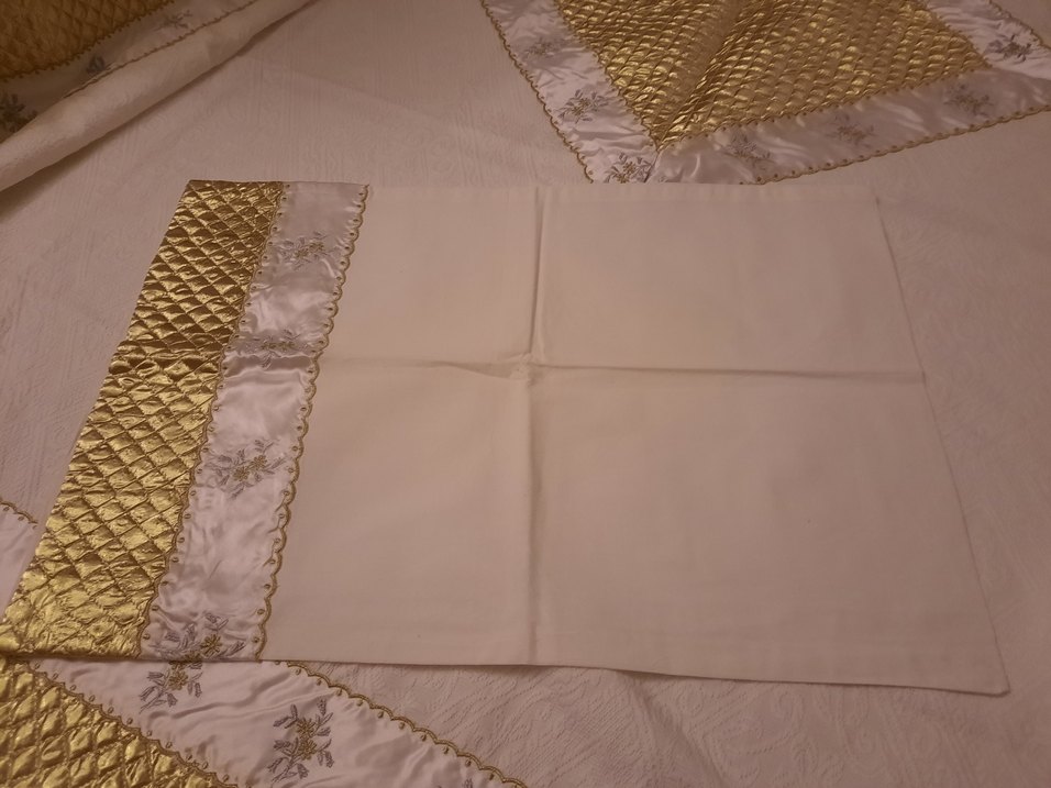 Nakışlı Beyaz Parlak Pike takımı - Görsel 2