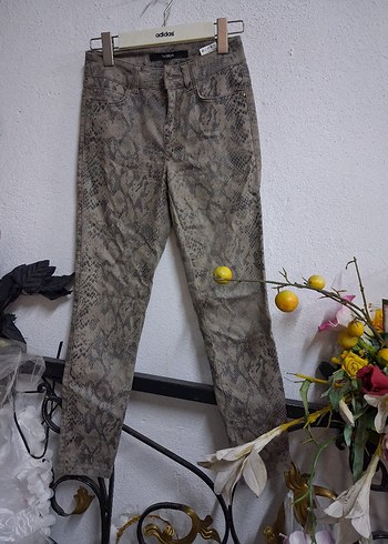 Gri Yılan Desenli Kadın Kumaş Pantolon - Görsel 4