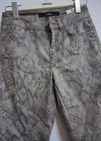 Gri Yılan Desenli Kadın Kumaş Pantolon - Görsel 6