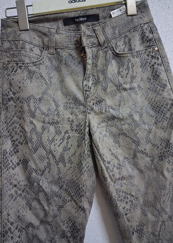 Gri Yılan Desenli Kadın Kumaş Pantolon - Görsel 5