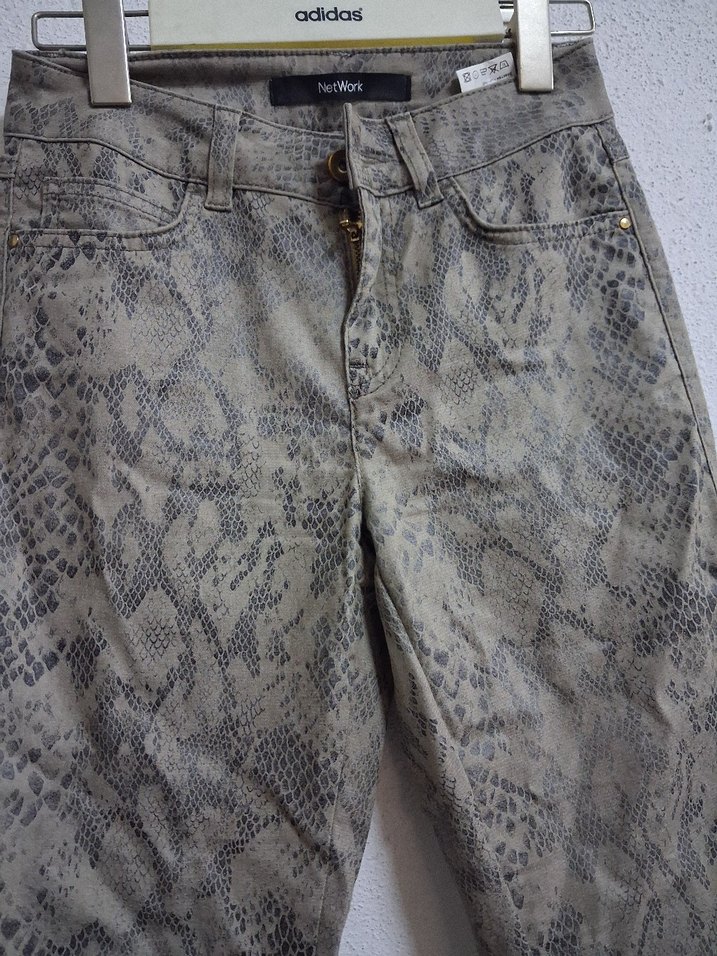 Gri Yılan Desenli Kadın Kumaş Pantolon - Görsel 3