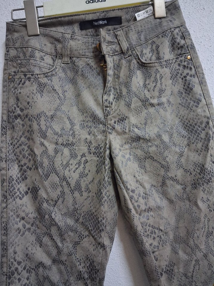 Gri Yılan Desenli Kadın Kumaş Pantolon - Görsel 5