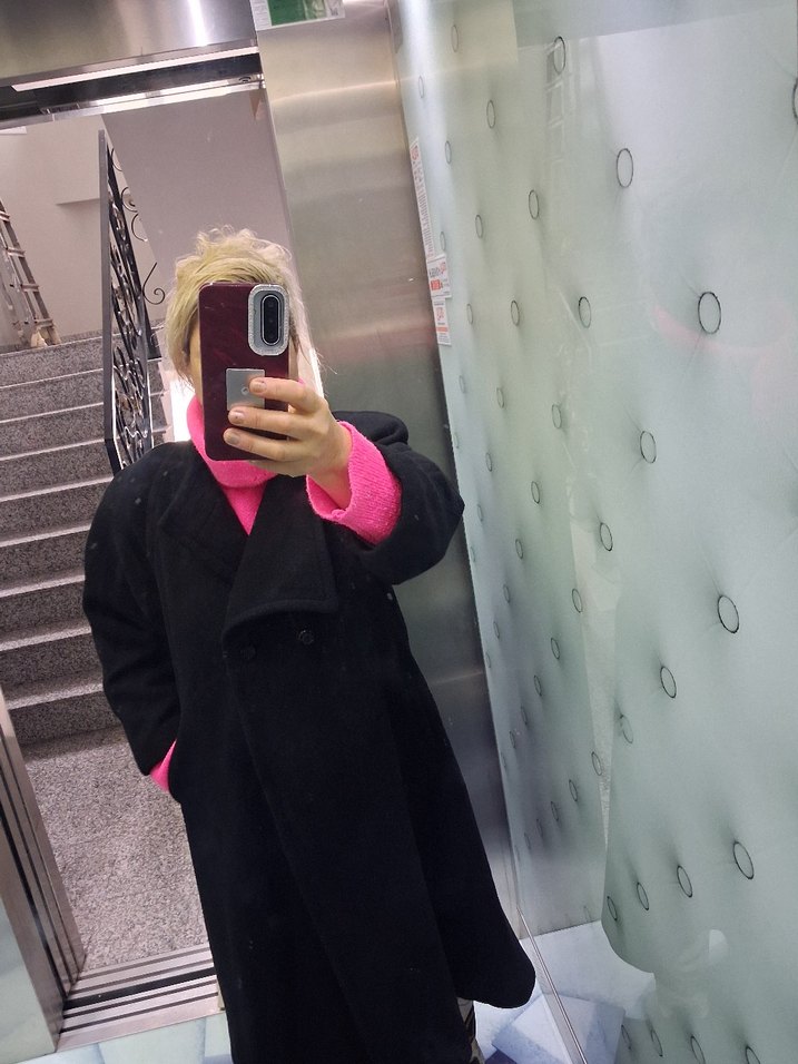 siyah üçgen kalıp yün palto kaban - Görsel 2