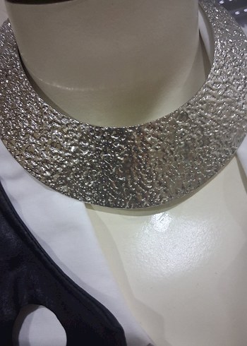 Mango marka dövme tarzında tasma gerdanlık - Görsel 2