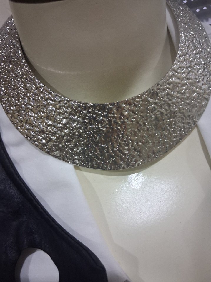 Mango marka dövme tarzında tasma gerdanlık - Görsel 2