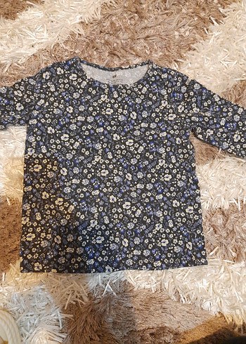 Kız Çocuk Çiçek Desenli Kısa Kollu Gri Tişört - Görsel 2