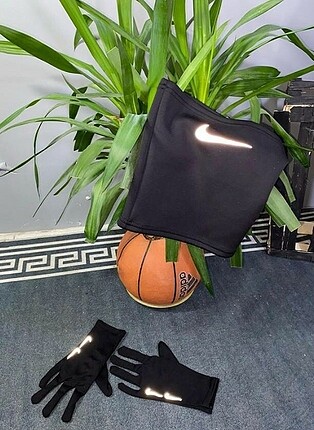 Nike reflektörlü eldiven