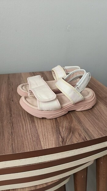 LC Waikiki Kız çocuk LCW marka sandalet