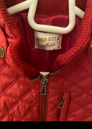 Kırmızı Fermuarlı Kadın Kapitone Ceket - Görsel 3