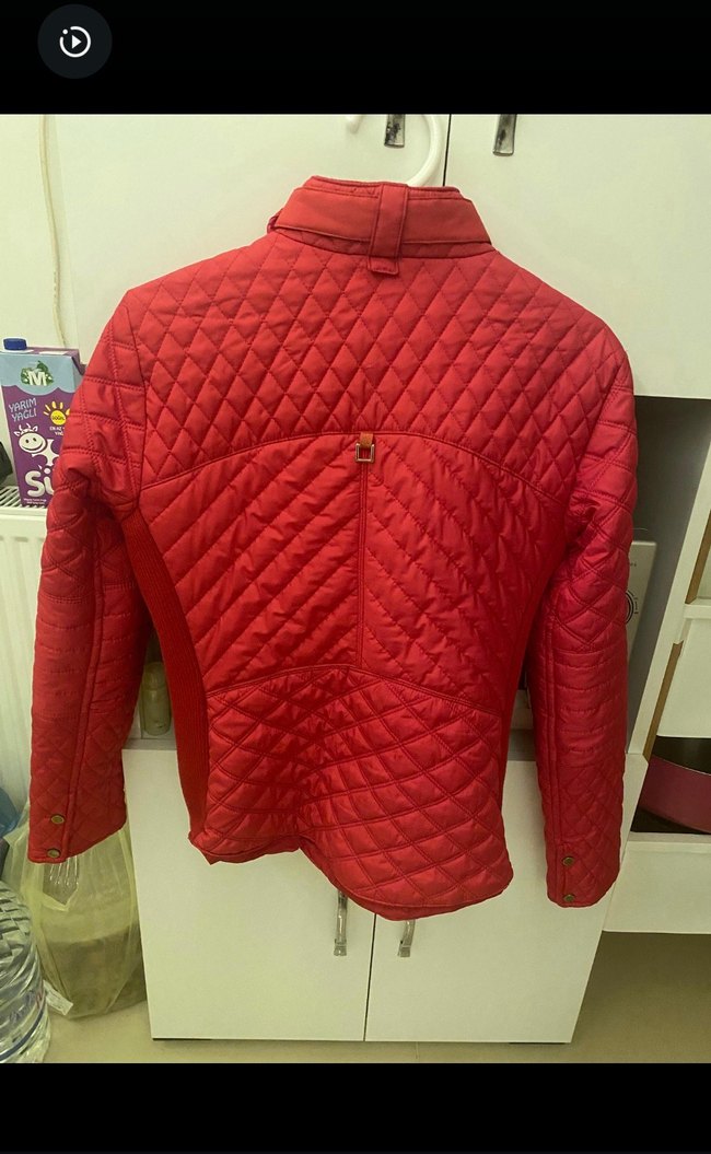 Kırmızı Fermuarlı Kadın Kapitone Ceket - Görsel 2