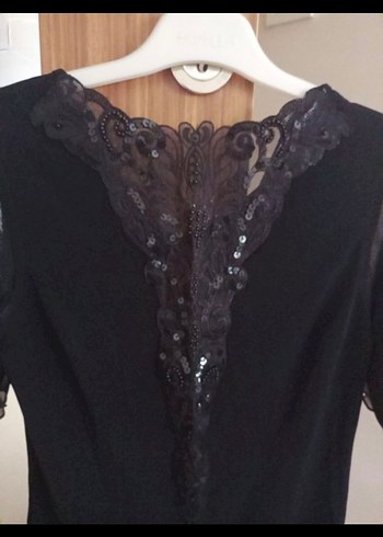 Siyah V Yaka Kısa Kollu Payetli Gotik Bluz - Görsel 2