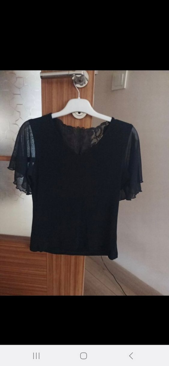 Siyah V Yaka Kısa Kollu Payetli Gotik Bluz - Görsel 3