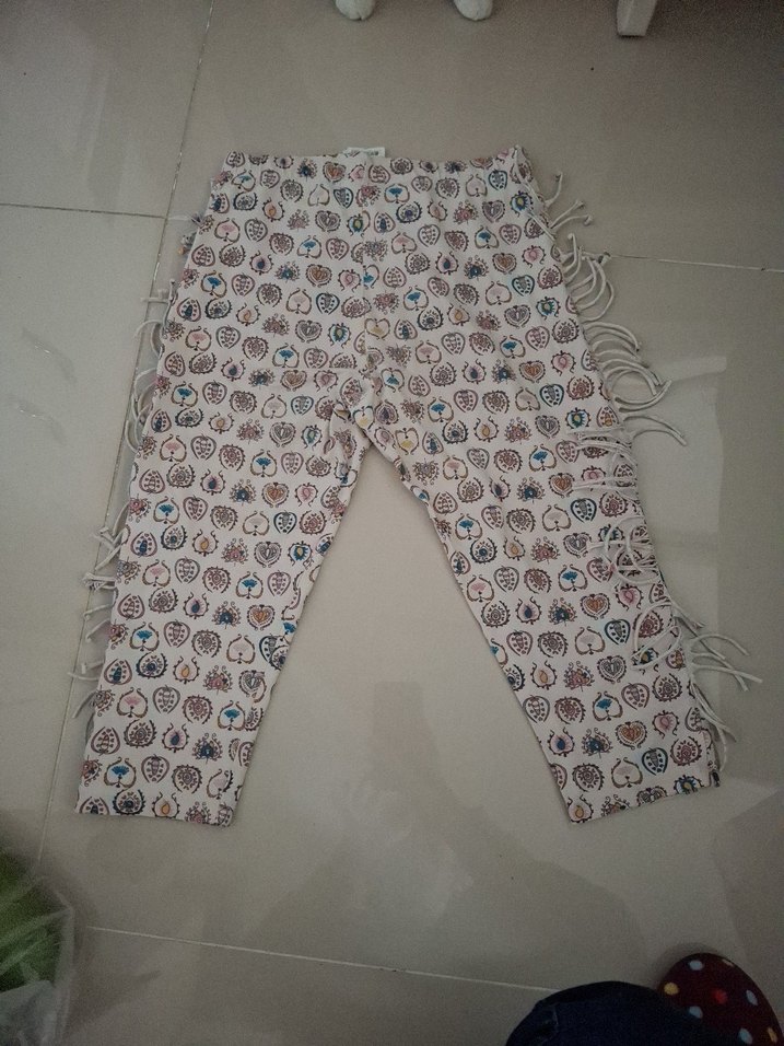 Kız Çocuk Çok Renkli Kenarları Püskül Detaylı Pantolon - Görsel 2