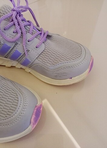32 Beden çeşitli Renk Adidas kız çocuk spor ayakkabı
