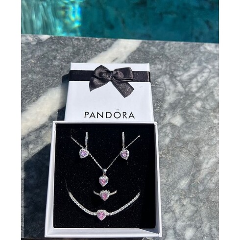 Pandora set
